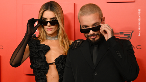 J Balvin y Valentina Ferrer brillaron en los MTV 2025 con joyas únicas y looks que dejaron huella en la alfombra roja.