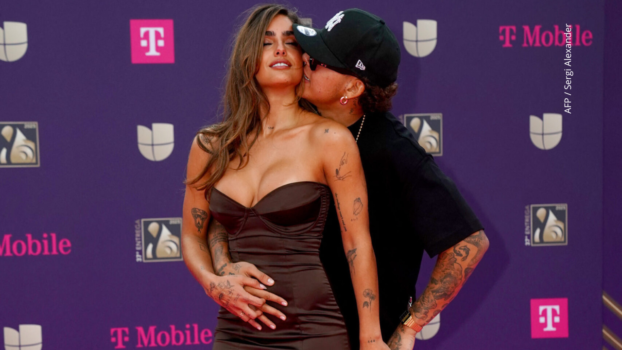 Isabella Ladera y Beele asisten al 37° Premio Lo Nuestro de Univision en Kaseya Center.