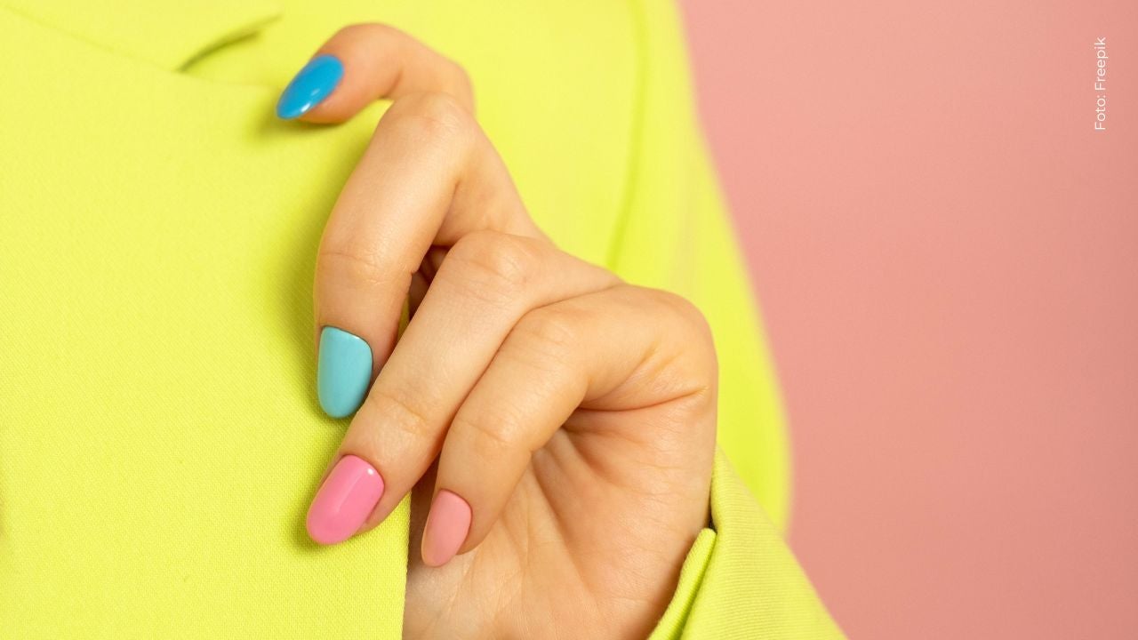 Uñas de colores en tendencia 2025
