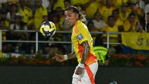 Dayro Moreno titular contra Venezuela