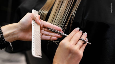 Cortarse el cabello tras una ruptura amorosa