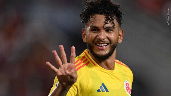 Ella es la bella esposa de Luis Javier Suárez, goleador del partido de Colombia ante Venezuela Ella es la bella esposa de Luis Javier Suárez, goleador del partido de Colombia ante Venezuela