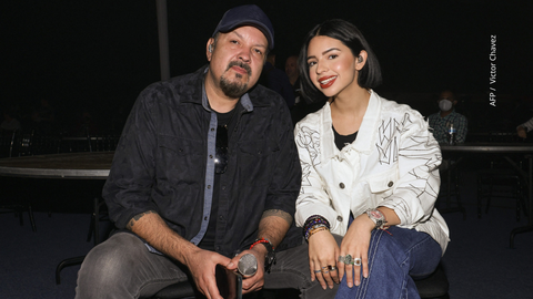 Pepe Aguilar y Ángela Aguilar asisten a los ensayos de los Premios de la Radio de EstrellaTV.