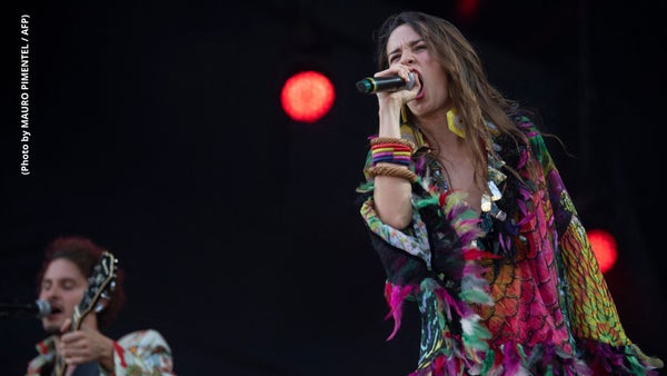 Monsieur Periné presenta “Aguaráchate” en España y celebra la libertad con su música Monsieur Periné presenta “Aguaráchate” en España y celebra la libertad con su música