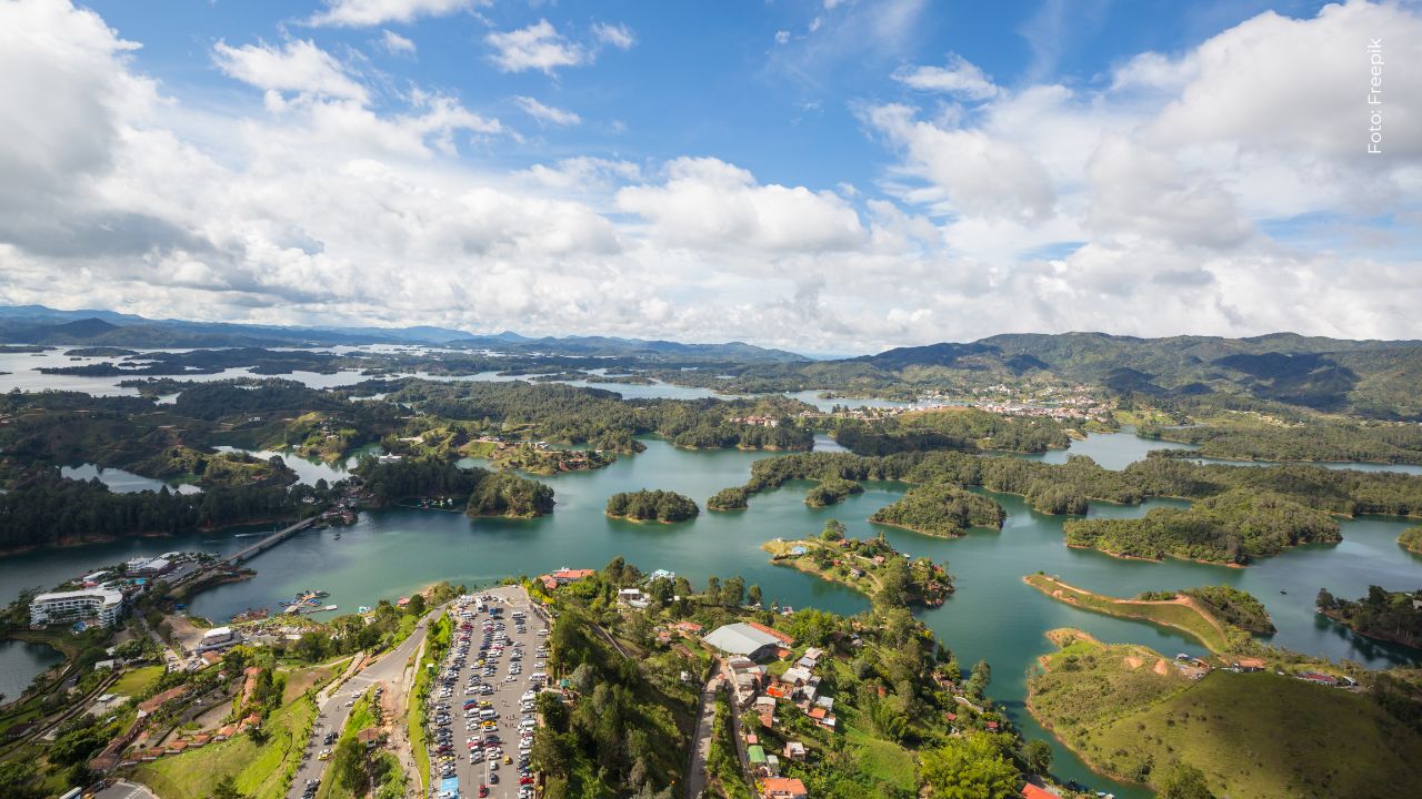 Destinos turísticos en Colombia atraen a viajeros locales y extranjeros