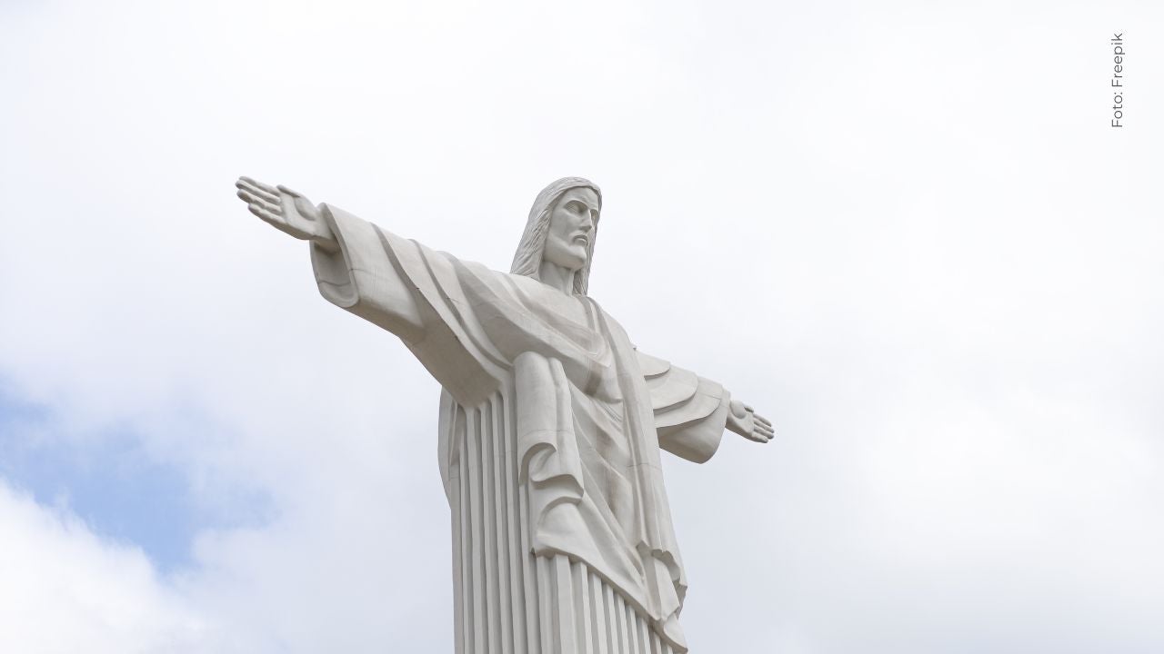 Video del Cristo Redentor hombre salta en parapente y autoridades de Brasil lo buscan