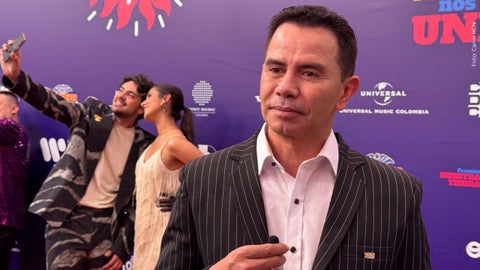 Jhonny Rivera estuvo a punto de llorar mientras le agradecía a sus fans por su segundo concierto en el Movistar Arena. Foto: Canal RCN