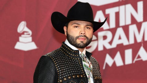 ¿Leonardo Aguilar se burla de su hermano Emiliano en pleno concierto?