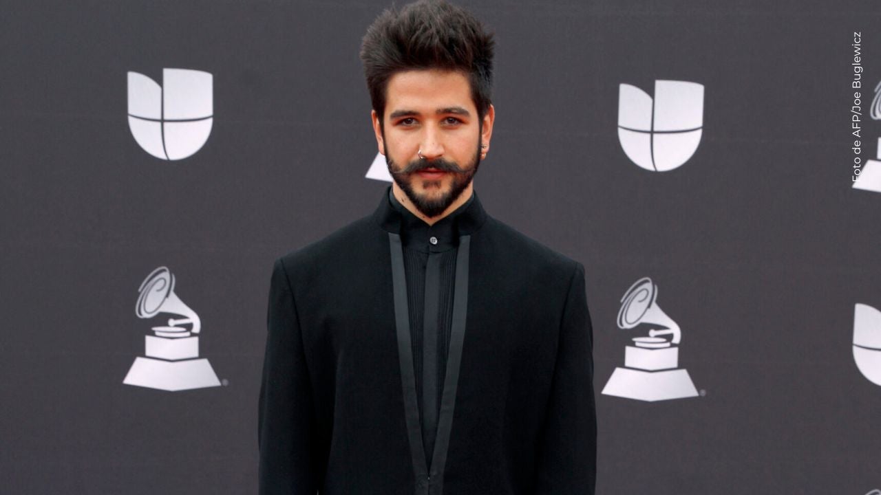Camilo envió un tierno mensaje a la pareja que se comprometió en su concierto
