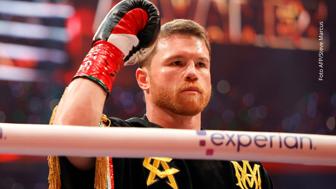 Emily Álvarez brilló en Las Vegas con un look elegante que cautivó a todos durante la pelea de su padre, Canelo.