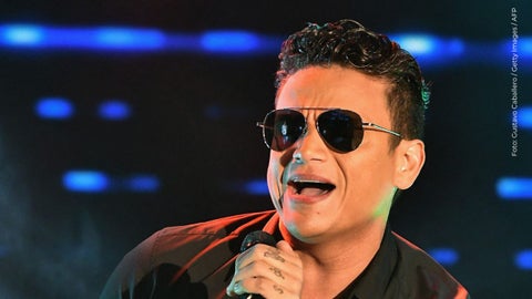 La reacción de Silvestre Dangond al ser golpeado por una lata de cerveza en Barranquilla
