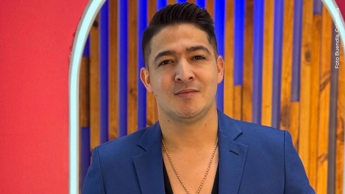 "Yo soy rico" de Julián Daza Julián Daza presentó su nuevo sencillo "Yo soy rico"