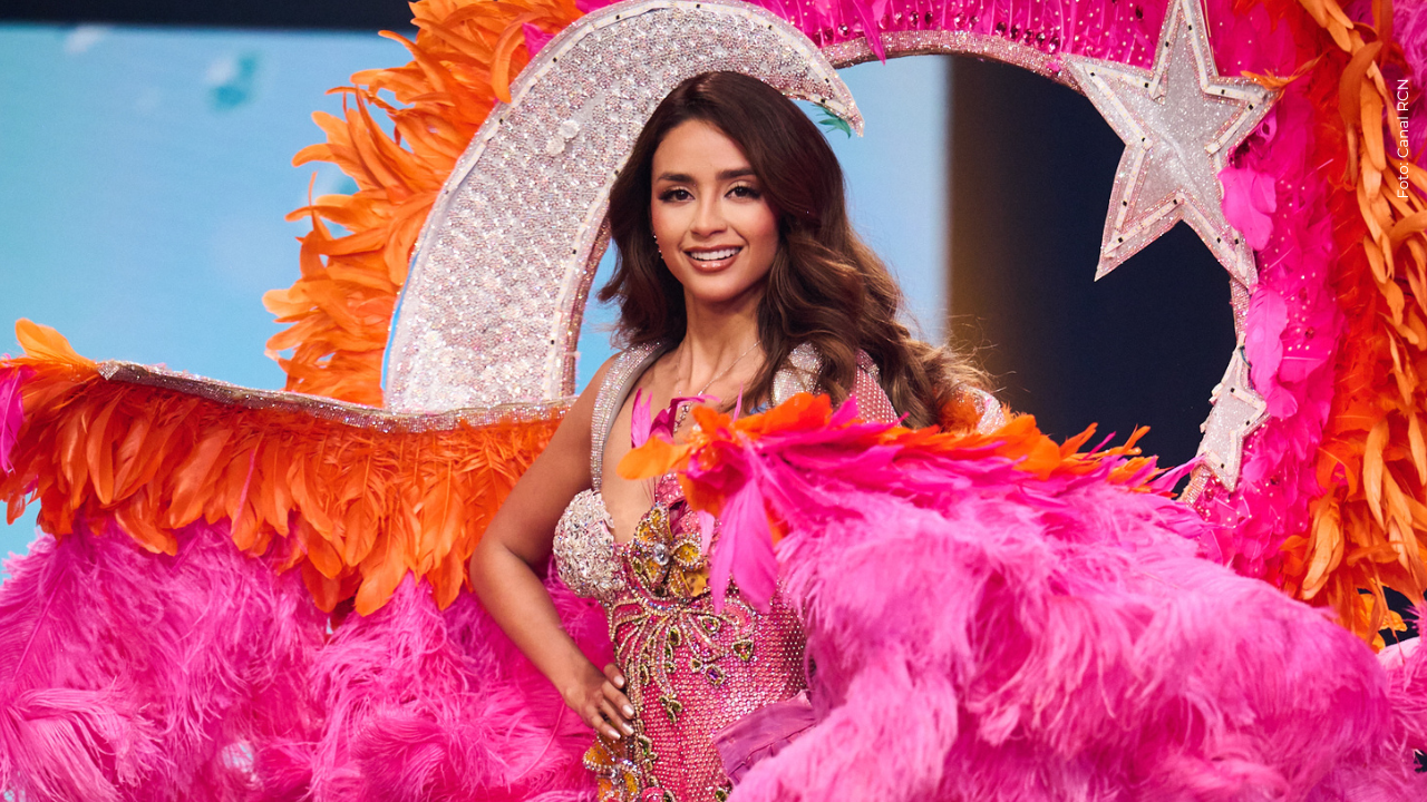 Descubre cómo reaccionó Gloria Mutis, Miss Santander al ser semifinalista ante el triunfo de Vanessa Pulgarín al llevarse la corona.