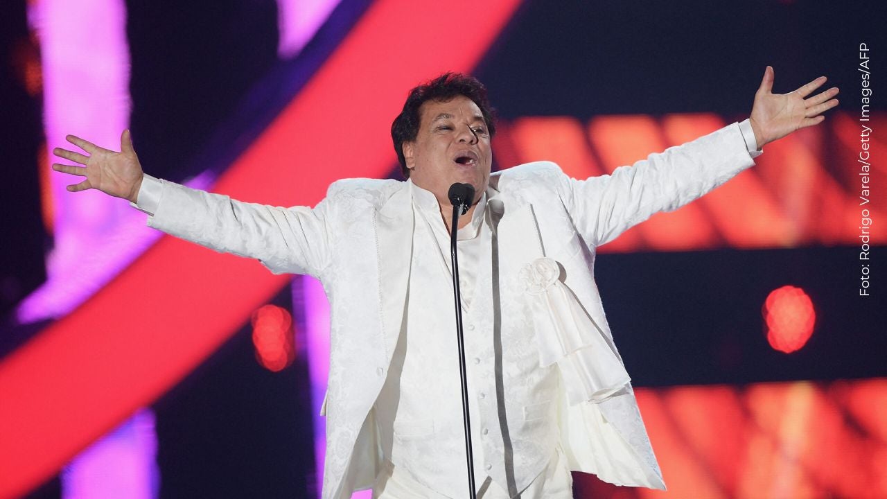 Dos jóvenes grabaron a Juan Gabriel en París