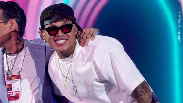 Beéle sorprendió con radical cambio de look y para muchos quedó irreconocible Beéle sorprendió con radical cambio de look y para muchos quedó irreconocible