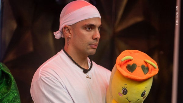 Altafulla sorprendió con un video cantando despechado tras su ruptura con Karina García