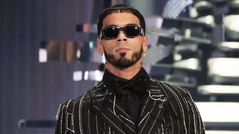 Demandan a Anuel AA en parque de Florida