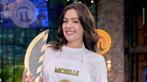 Michelle Rouillard compartió romántica foto con hombre