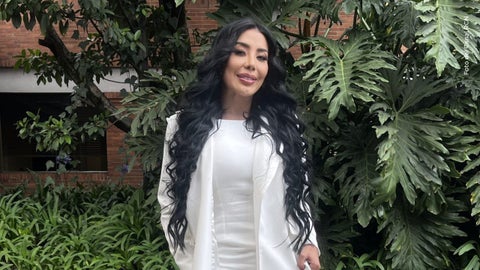 Polémica en redes: Marcela Reyes recibe críticas por besar a su hijo en la boca