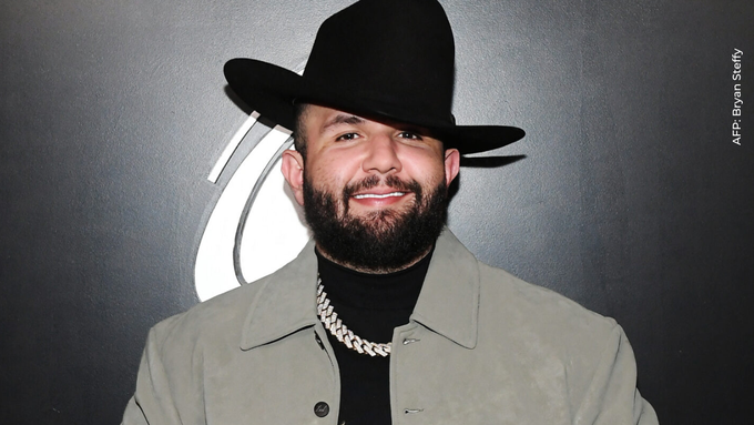 Carín León en el Campín en Bogotá