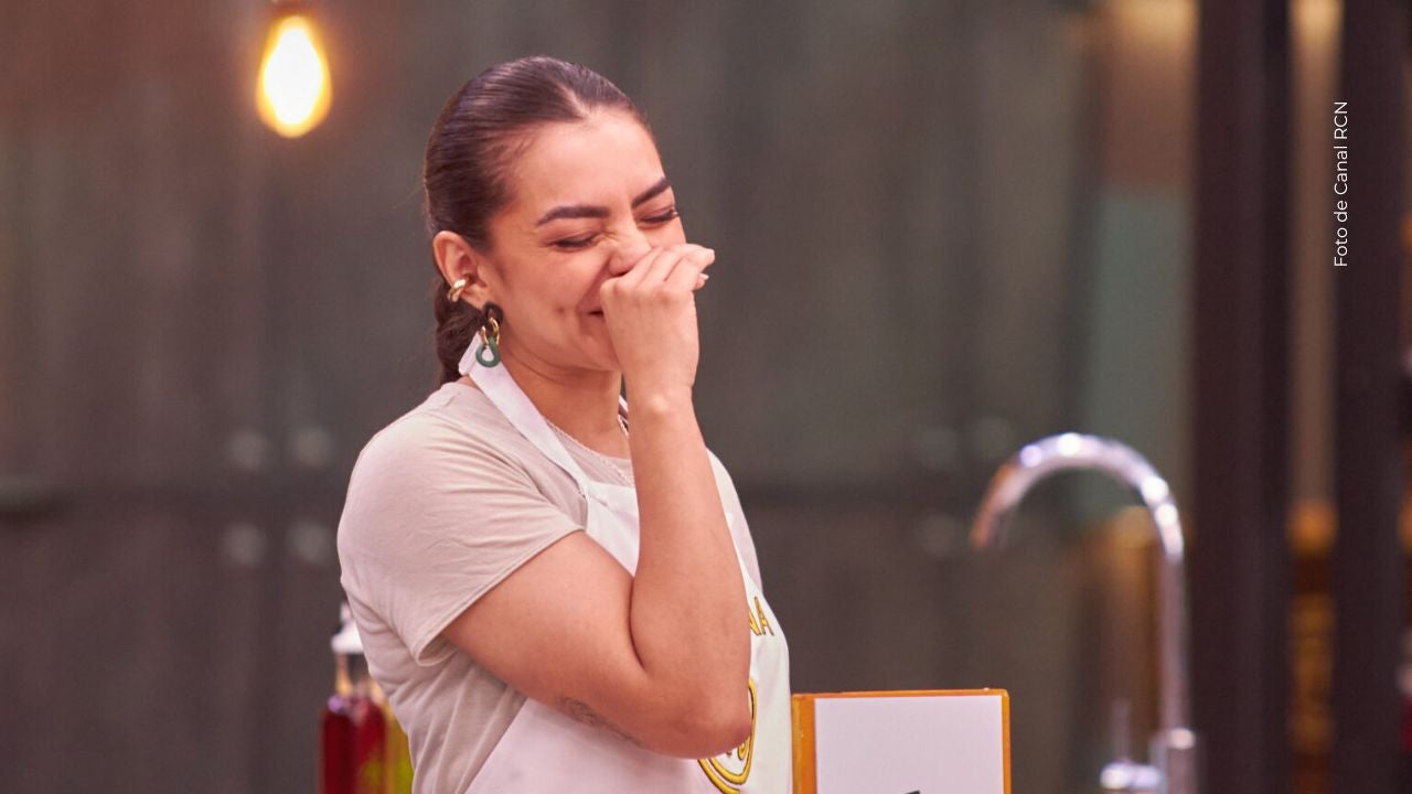 Valentina Taguado volvió a oler el cuello y la axila de un famoso.