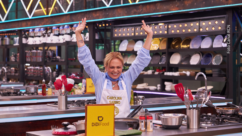¡Carolina Sabino lo hizo otra vez! Su talento, precisión y ventaja de tiempo la llevaron directo al Top 9 de MasterChef Celebrity 2025.