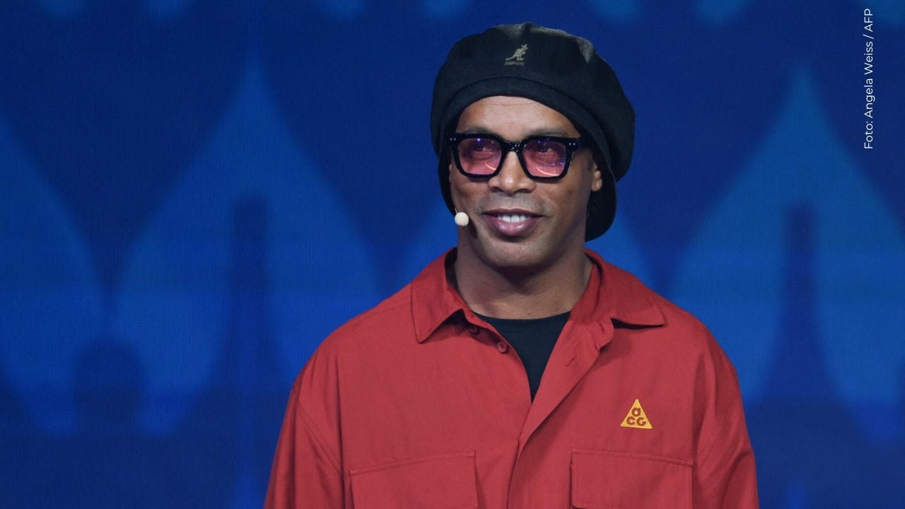 Ronaldinho Ronaldinho lanzó su nuevo álbum musical: “Bruxaria 051”