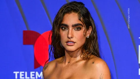 Isabella Ladera se dejó ver sin su diseño de sonrisa