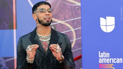 Anuel AA, cantante puertorriqueño, llegó tarde a su concierto en Bogotá.