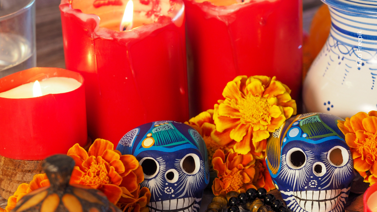 En vísperas del Día de Muertos, Victoria Ruffo recuerda a su madre con una reflexión que tocó a sus seguidores.