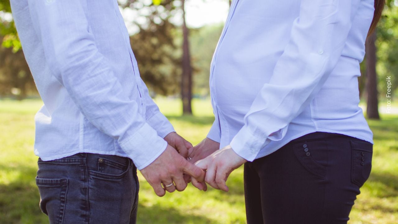 Famoso presentador de televisión sale del clóset a sus 54 años