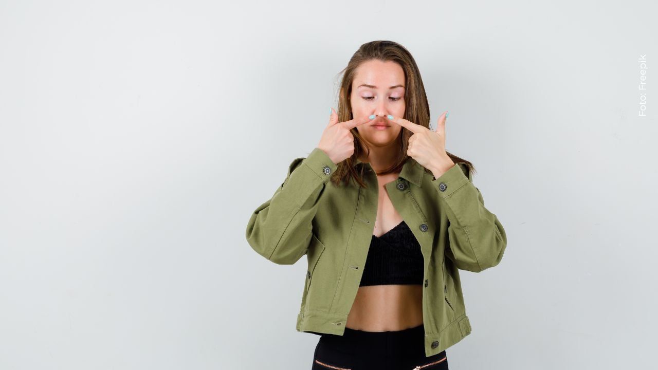 Expertos en psicología revelan que significa hurgarse la nariz