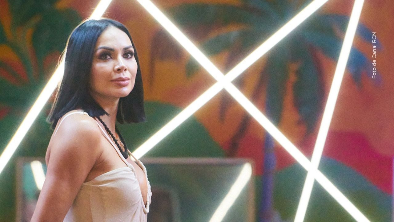 Laura González le responde con ironía a un seguidor que le pide una prenda.