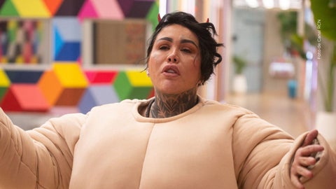 Yina Calderón se enfrenta a sus compañeros.