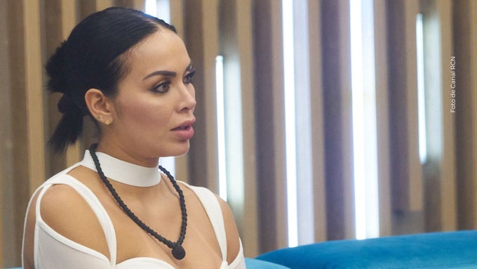 Exnovio de Laura González presume a su nueva novia.