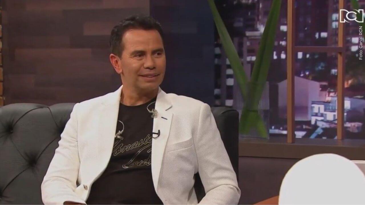 Jhonny Rivera, cantante colombiano de música popular.