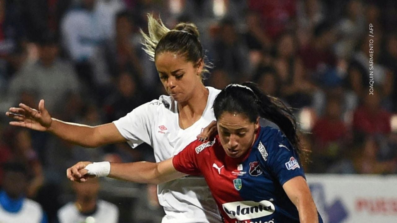 Daniela Henao combina el fútbol con el freestyle