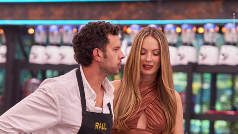 Claudia Bahamón despidió entre lágrimas a Raúl Ocampo tras su eliminación de MasterChef: “Gracias”
