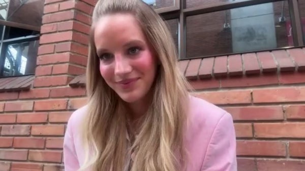 Penélope Robin desata su lado más misterioso con “Dulce Maldición”