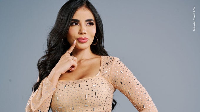 Karina García quiso probar sus dotes de enfermera, pero algo no salió bien