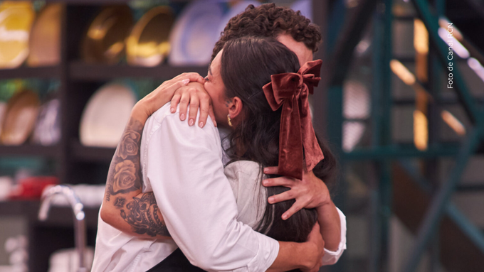Valentina Taguado y Raúl Ocampo en MasterChef Celebrity.
