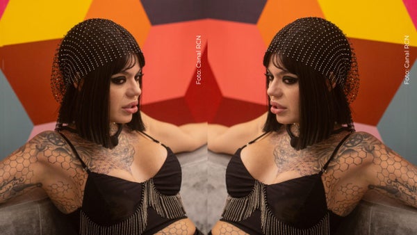 Melissa Gate conoce a su doble en La casa de Alofoke y las redes no lo superan