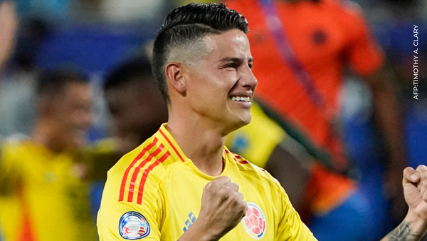 James Rodríguez causó revuelo tras romántico beso con su novia en partido James Rodríguez causó revuelo tras romántico beso con su novia en partido