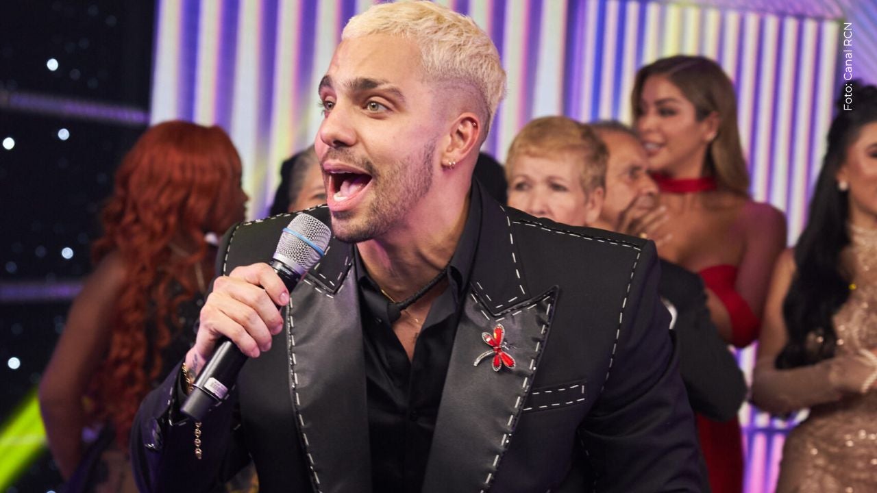 Un video viral muestra a una fan que no dejaba de mirar a Altafulla