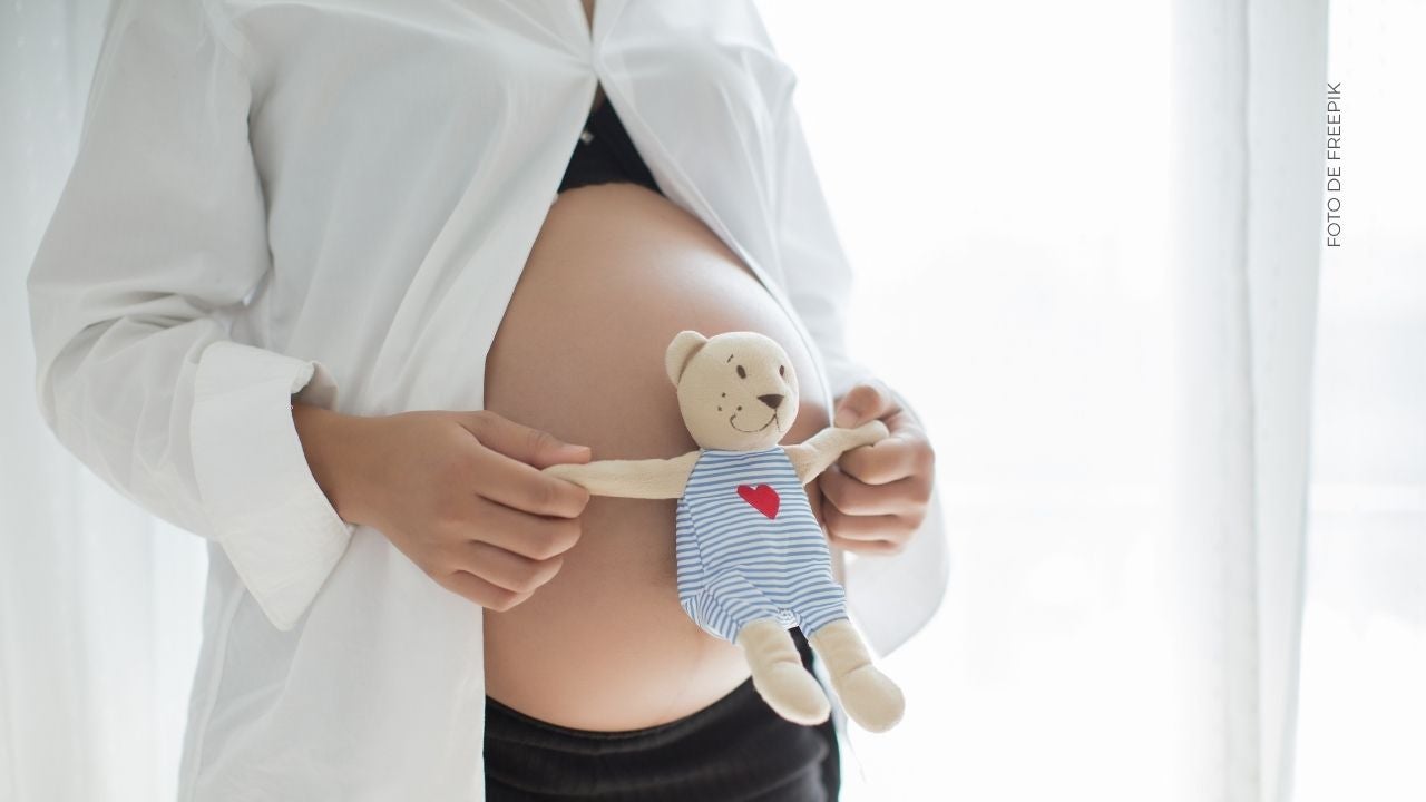 ¿Qué detalles compartió Sara Corrales sobre su embarazo en redes?