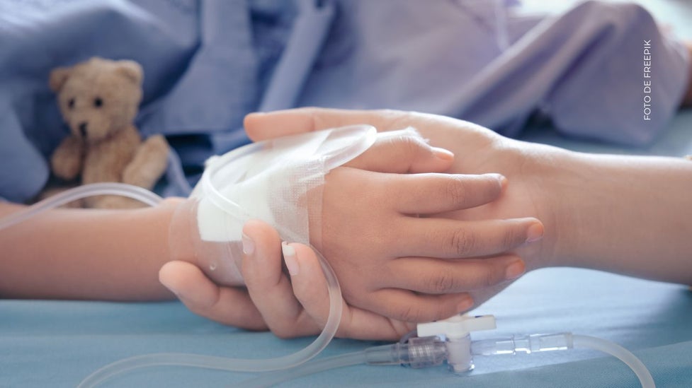 Esposa de Marcelo Cezán revela por qué su hijo fue hospitalizado y aclara el diagnóstico