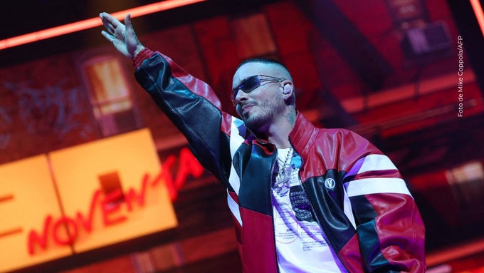J Balvin sorprende a sus seguidores.