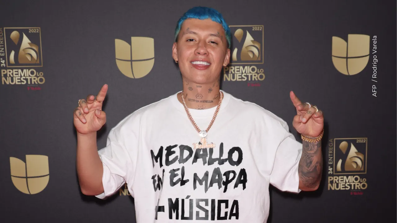 Declaraciones sobre Blessd y Pirlo generan debate en redes sociales