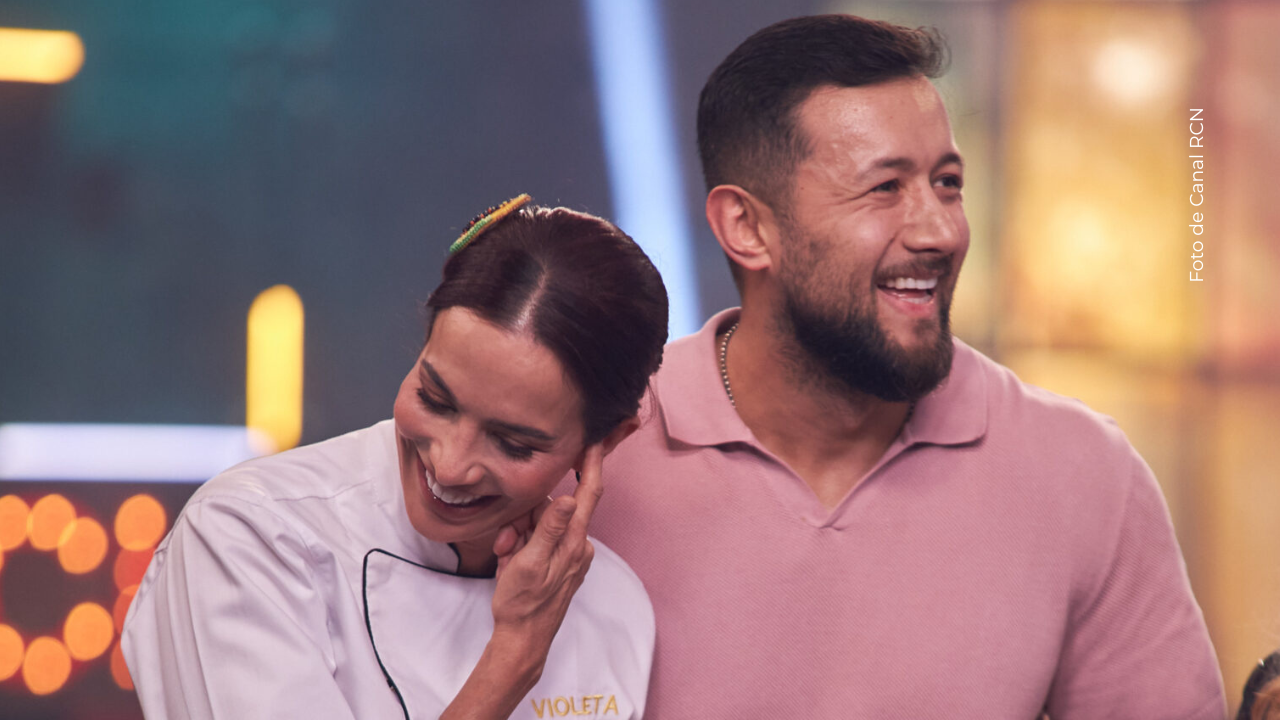 Violeta Bergonzi junto a su esposo en la final de MasterChef Celebrity 2025.