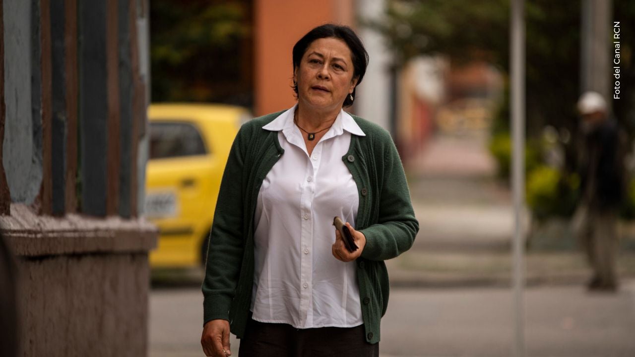 El impactante encuentro de Alina Lozano con un león queda grabado y genera curiosidad